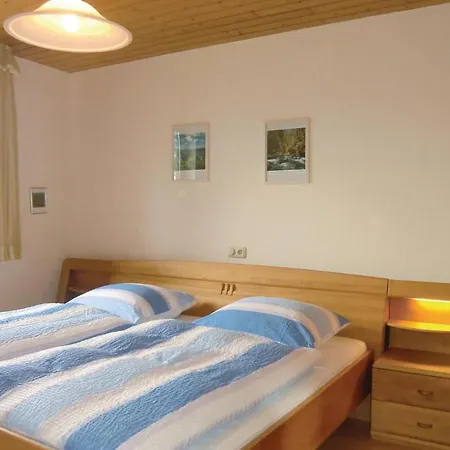 Awesome In With 3 Bedrooms And Wifi Дом отдыха