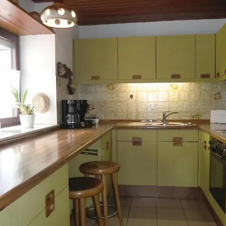 Awesome In With 3 Bedrooms And Wifi Дом отдыха Wiesbaum